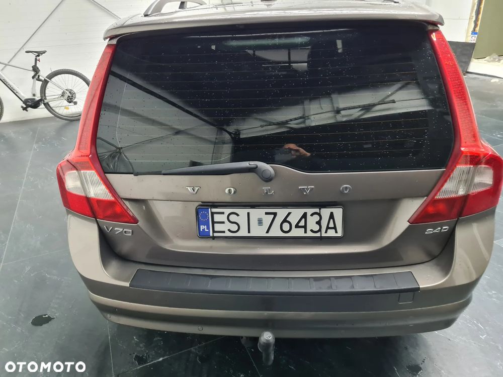 Volvo V70 2.4D Summum - 25