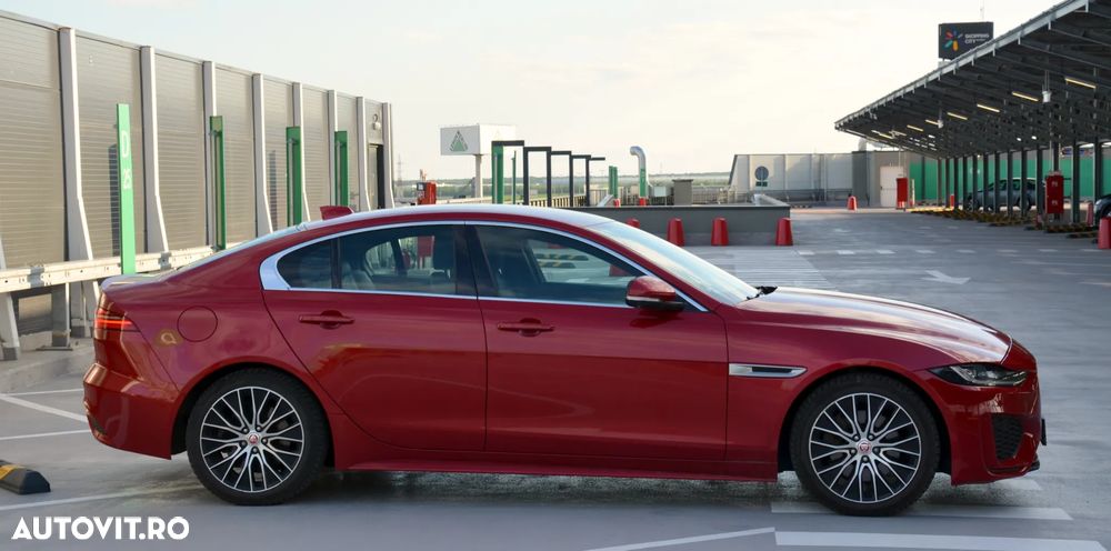 Jaguar XE D200 RWD MHEV R-Dynamic HSE - 7