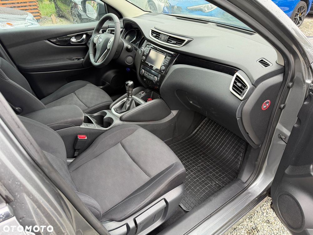 Nissan Qashqai 1.6 DIG-T N-Connecta - 25