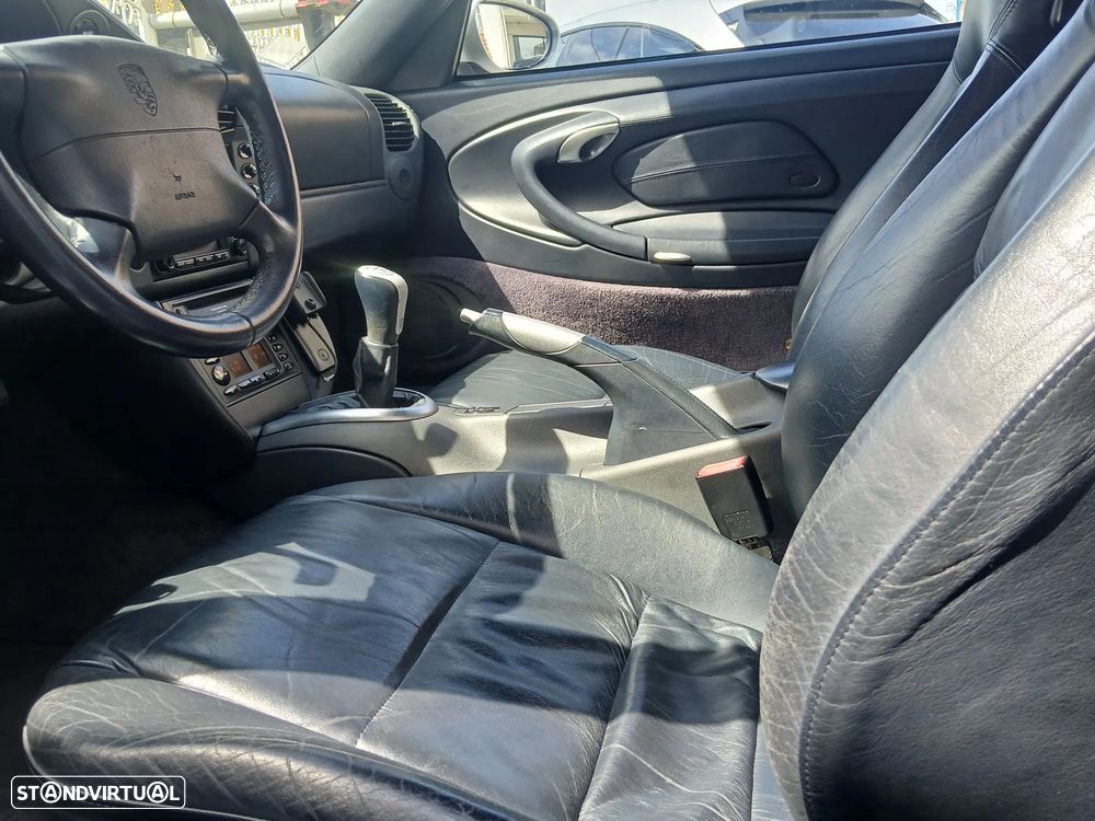 Porsche 911 Série F - 18