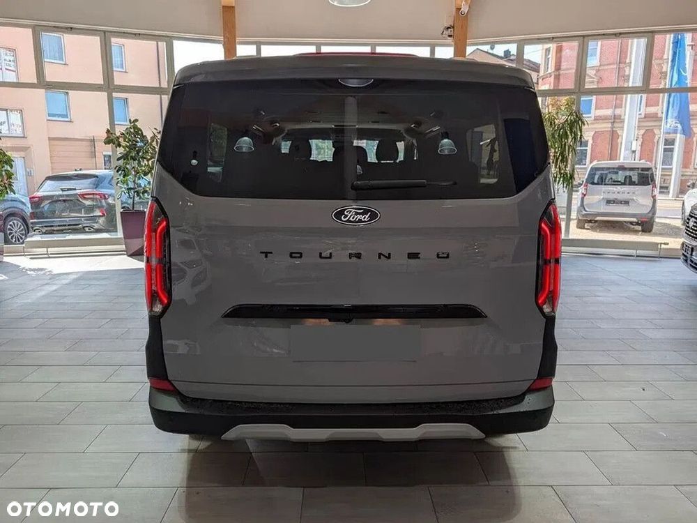 Ford Tourneo Custom - 6