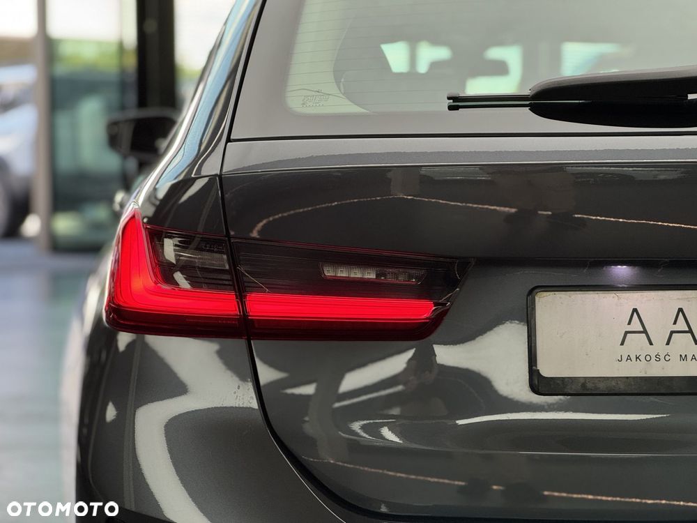 BMW Seria 3 318i - 39