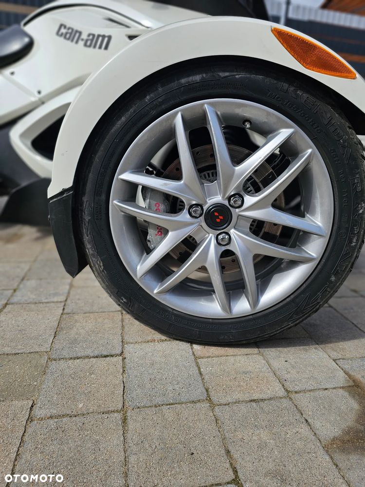 Can-Am Spyder - 7