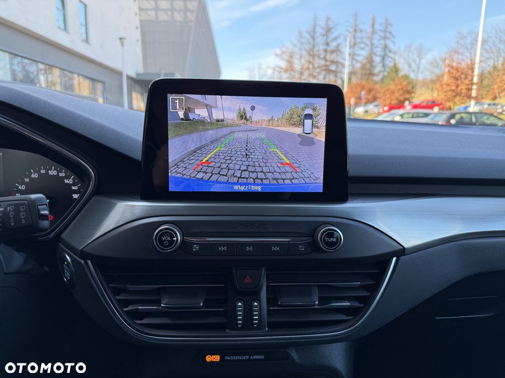 Ford Focus SW 1.0 EcoBoost S&S TITANIUM X - 25