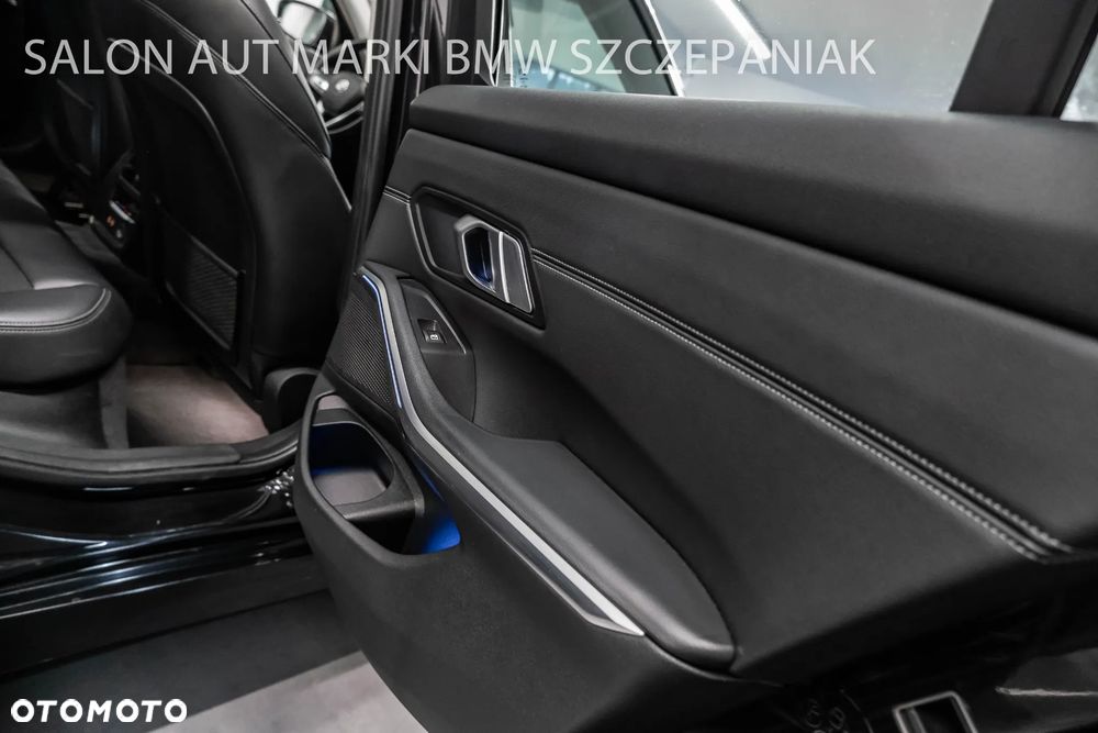 BMW Seria 3 320d Sport Line - 26