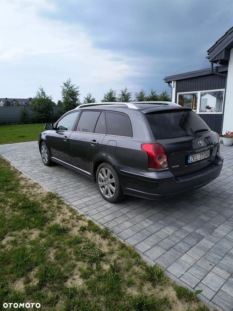Toyota Avensis 2.0 D-4D Luna - 4