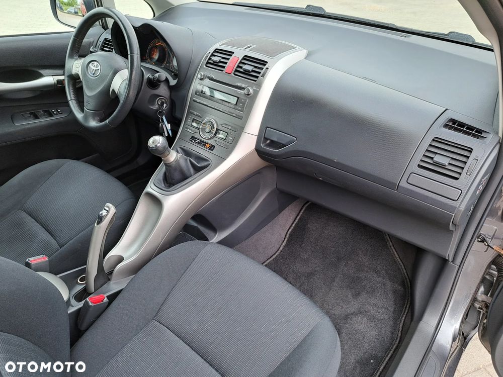 Toyota Auris 1.4 VVT-i Sol - 17