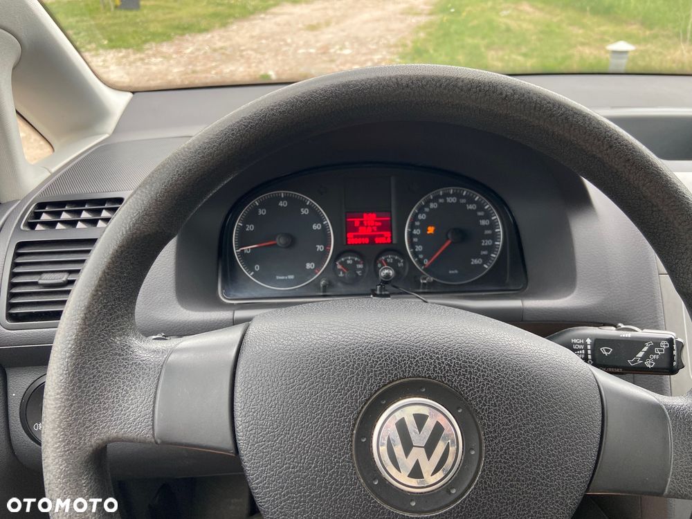 Volkswagen Touran - 4
