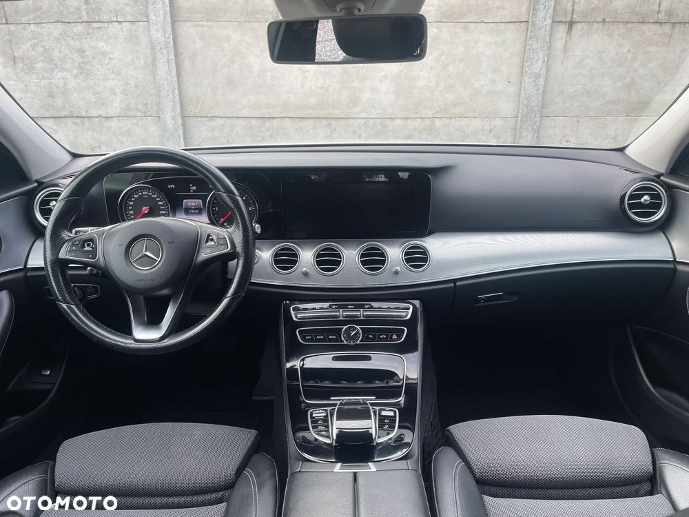 Mercedes-Benz Klasa E 220 d 9G-TRONIC Avantgarde - 22