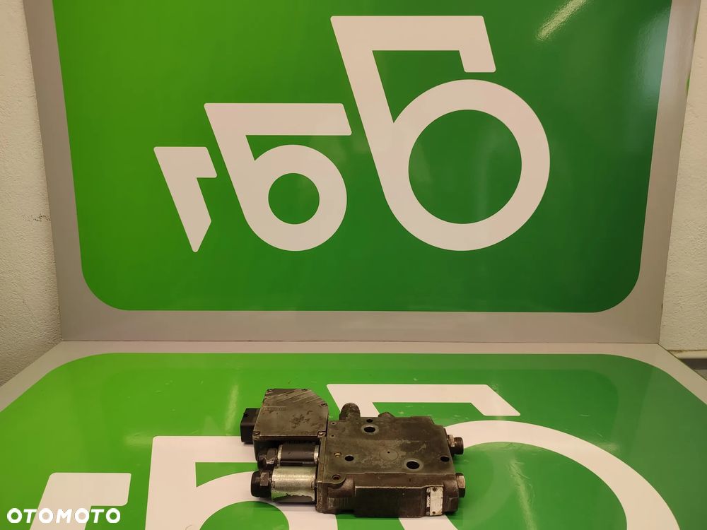 Sekcja EHR Zawór sterujący G718960030016 Fendt 820 Vario - 1