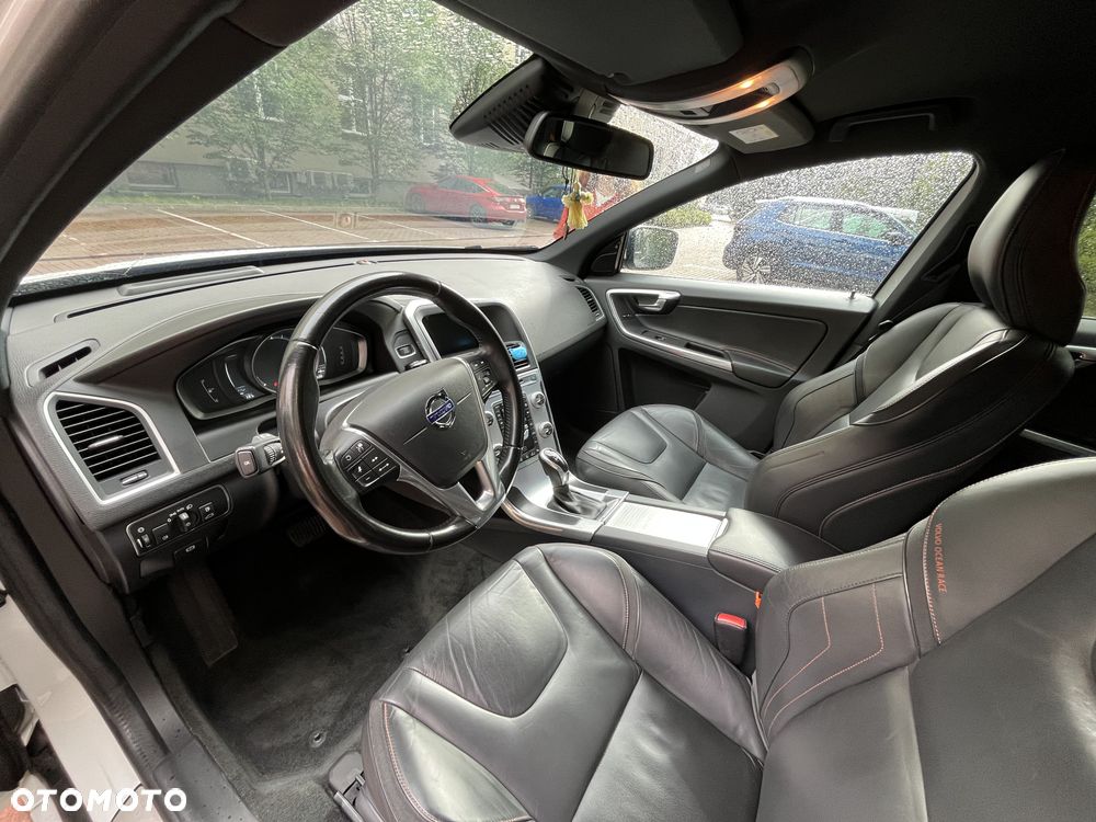 Volvo XC 60 D4 Drive-E Ocean Race - 12