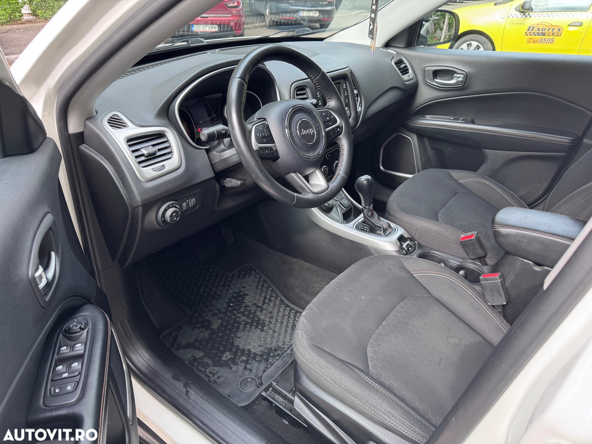 Jeep Compass 2.0 M-Jet 4x4 AT Longitude - 10
