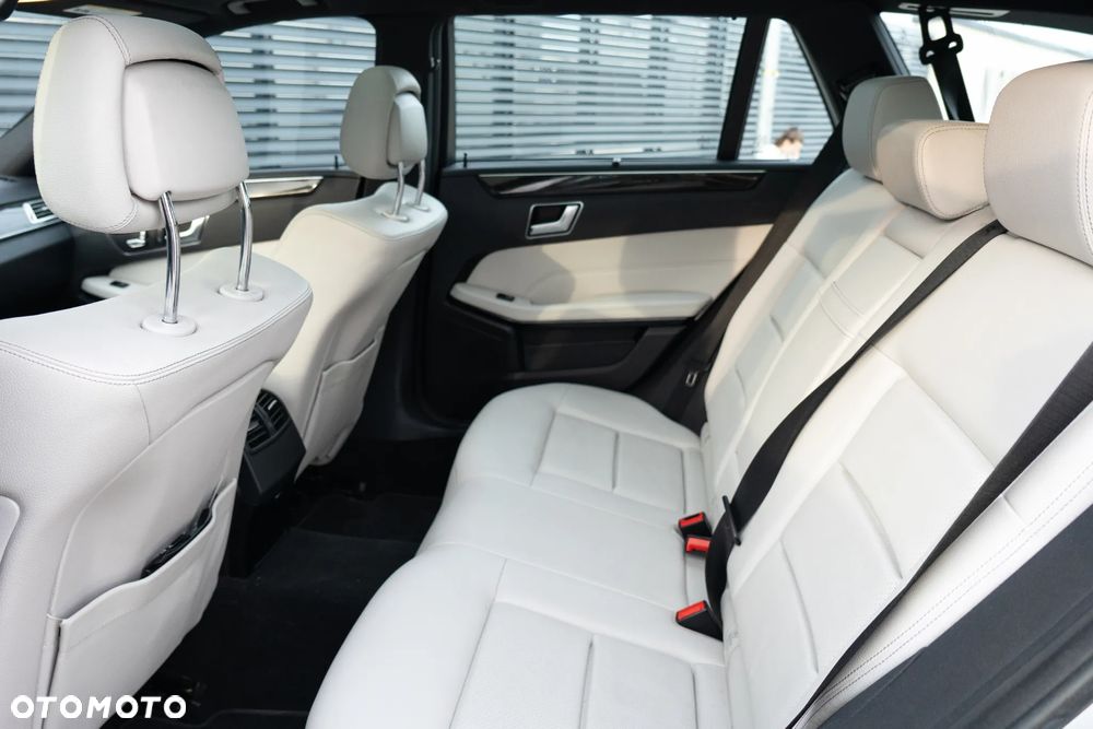 Mercedes-Benz Klasa E - 33