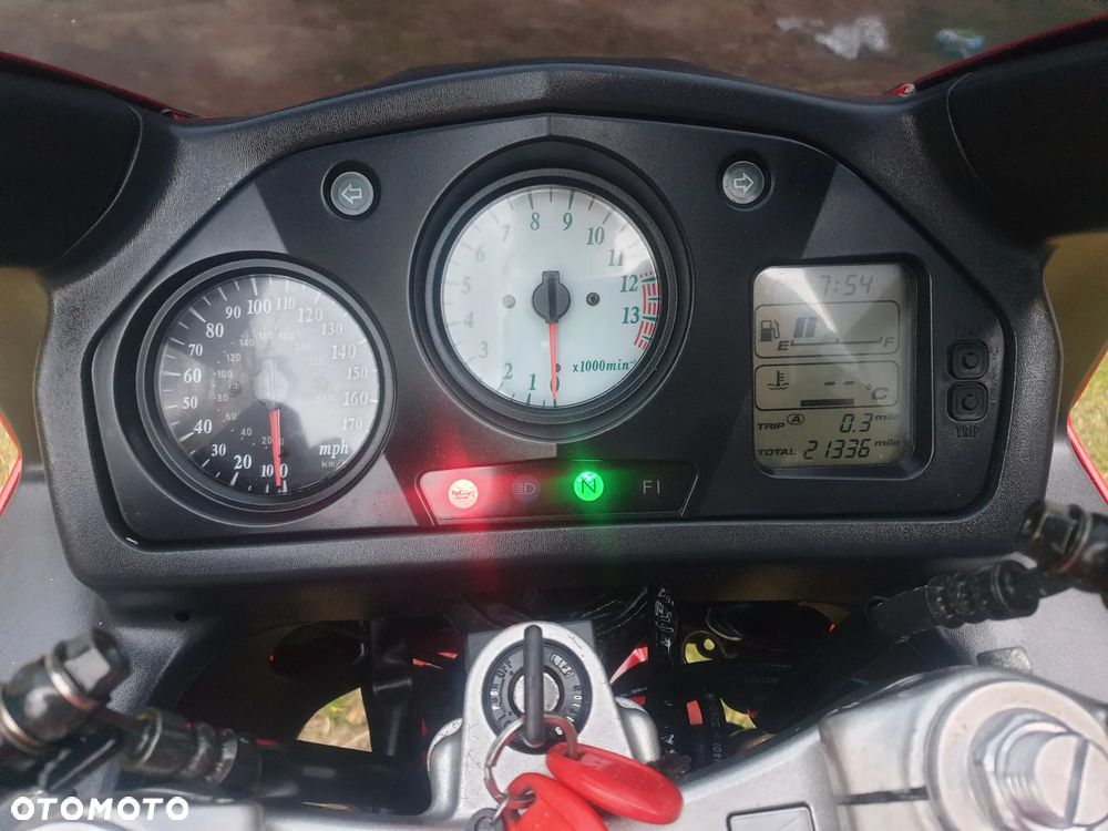 Honda VFR - 5
