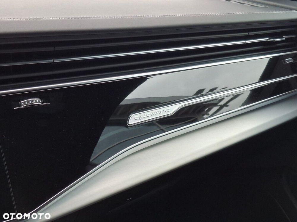 Audi Q8 - 33