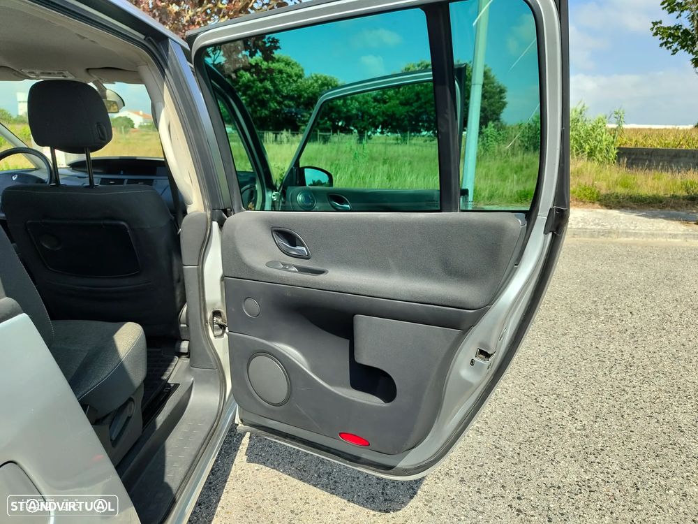 Renault Grand Espace 2.0 dCi SE Tech-Road 7L - 21