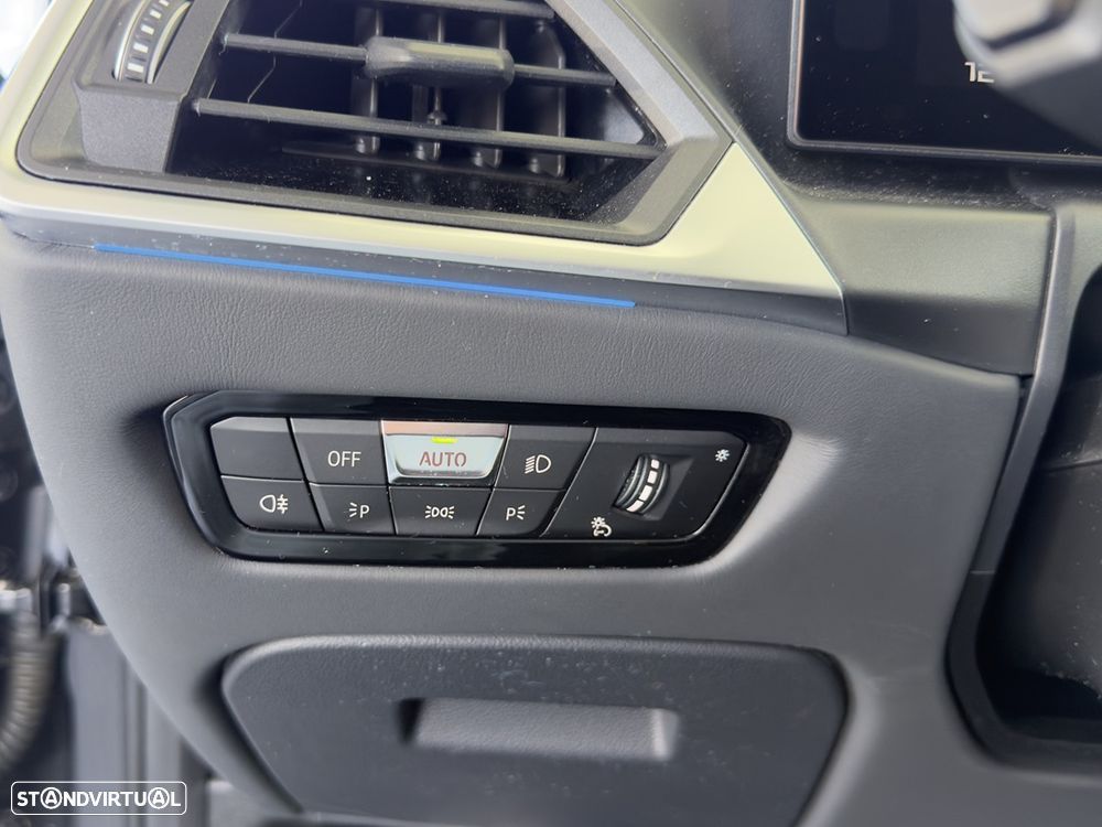 BMW M3 Competition M xDrive - 41