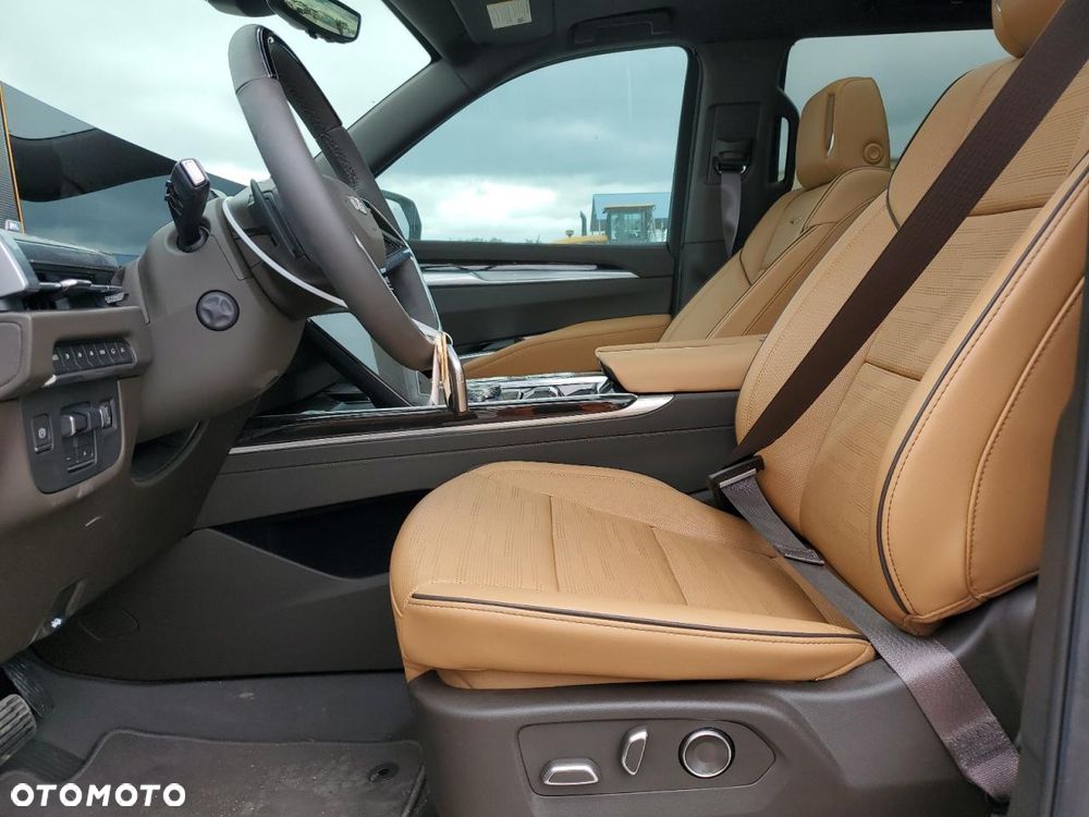 Cadillac Escalade - 8