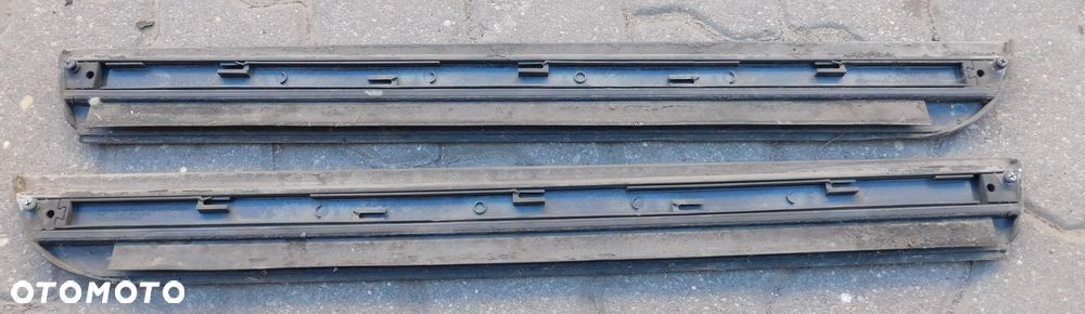 listwa dolna prawa tył AUDI A4 B6 - 2