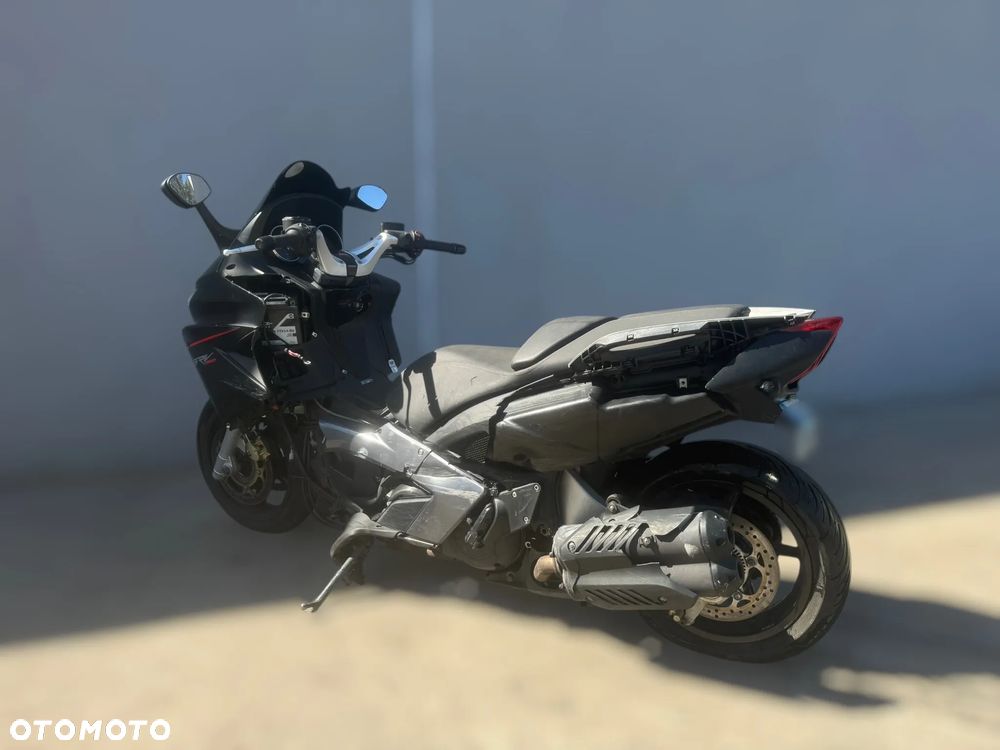 Aprilia SRV 850 - 12