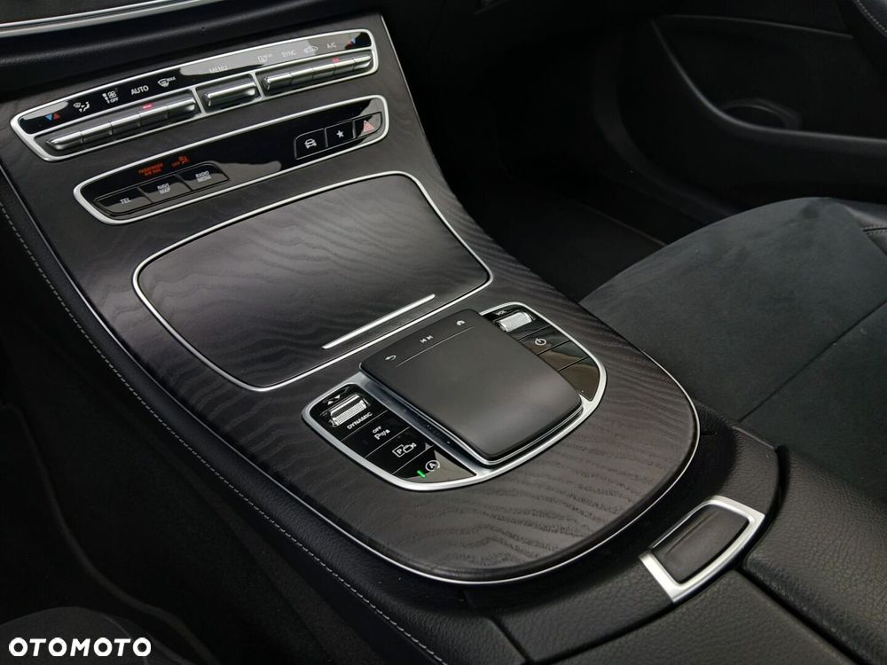 Mercedes-Benz Klasa E - 26