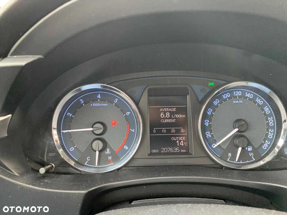 Toyota Corolla 1.6 Premium + - 8