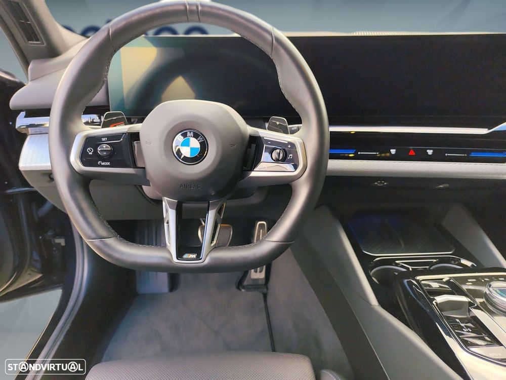BMW 520 d Pack Desportivo M - 13