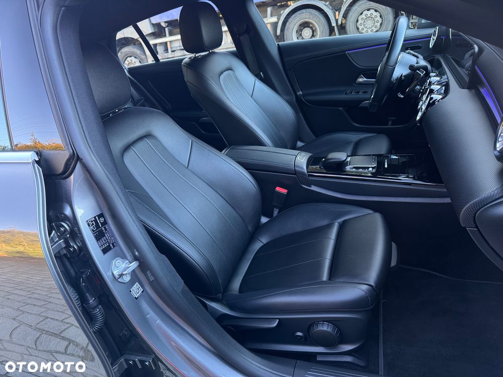 Mercedes-Benz CLA - 9