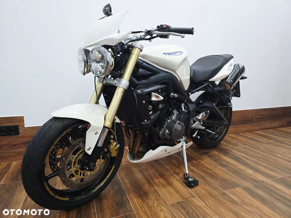 Triumph Street Triple - 16