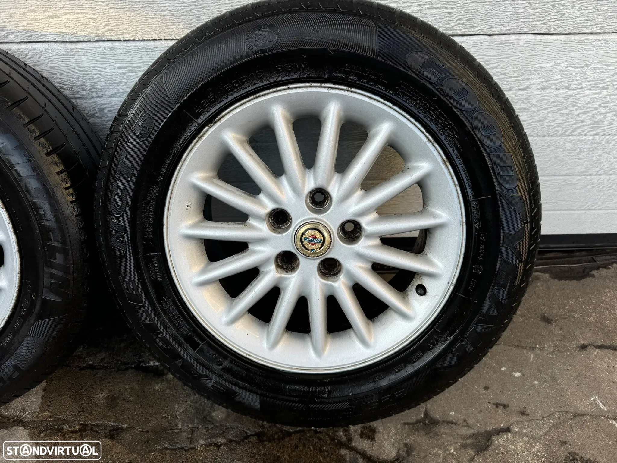 4 Jantes R16 Chrysler 5x114.3 com pneus 225/60R16 - 2