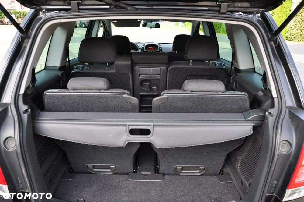 Opel Zafira 1.8 Cosmo - 28