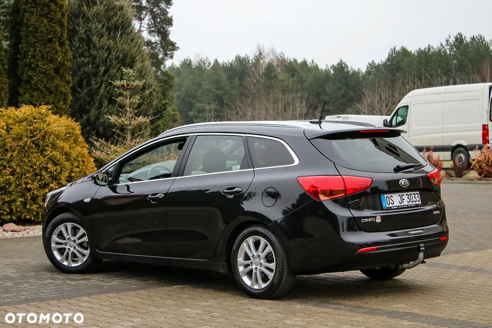Kia Ceed 1.6 CRDi 128 Platinum Edition - 17