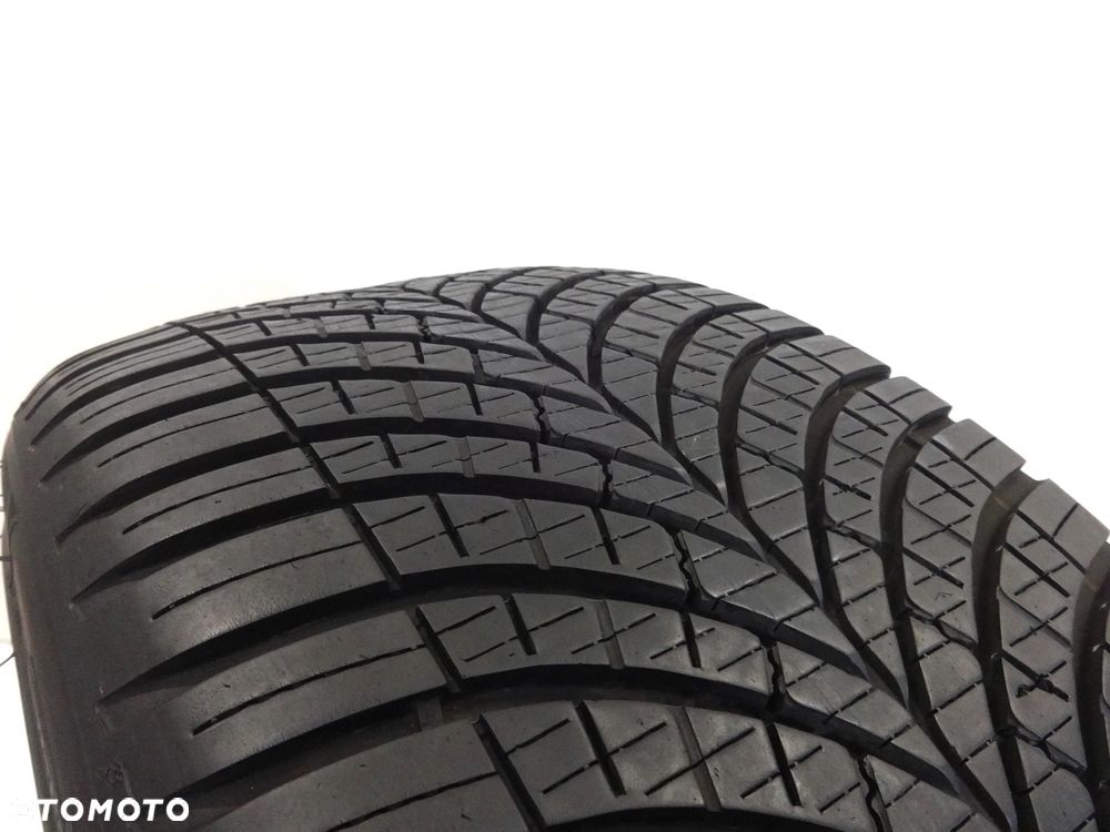 225/40/18 Goodyear Vector 4Seasons Gen-3 - 4