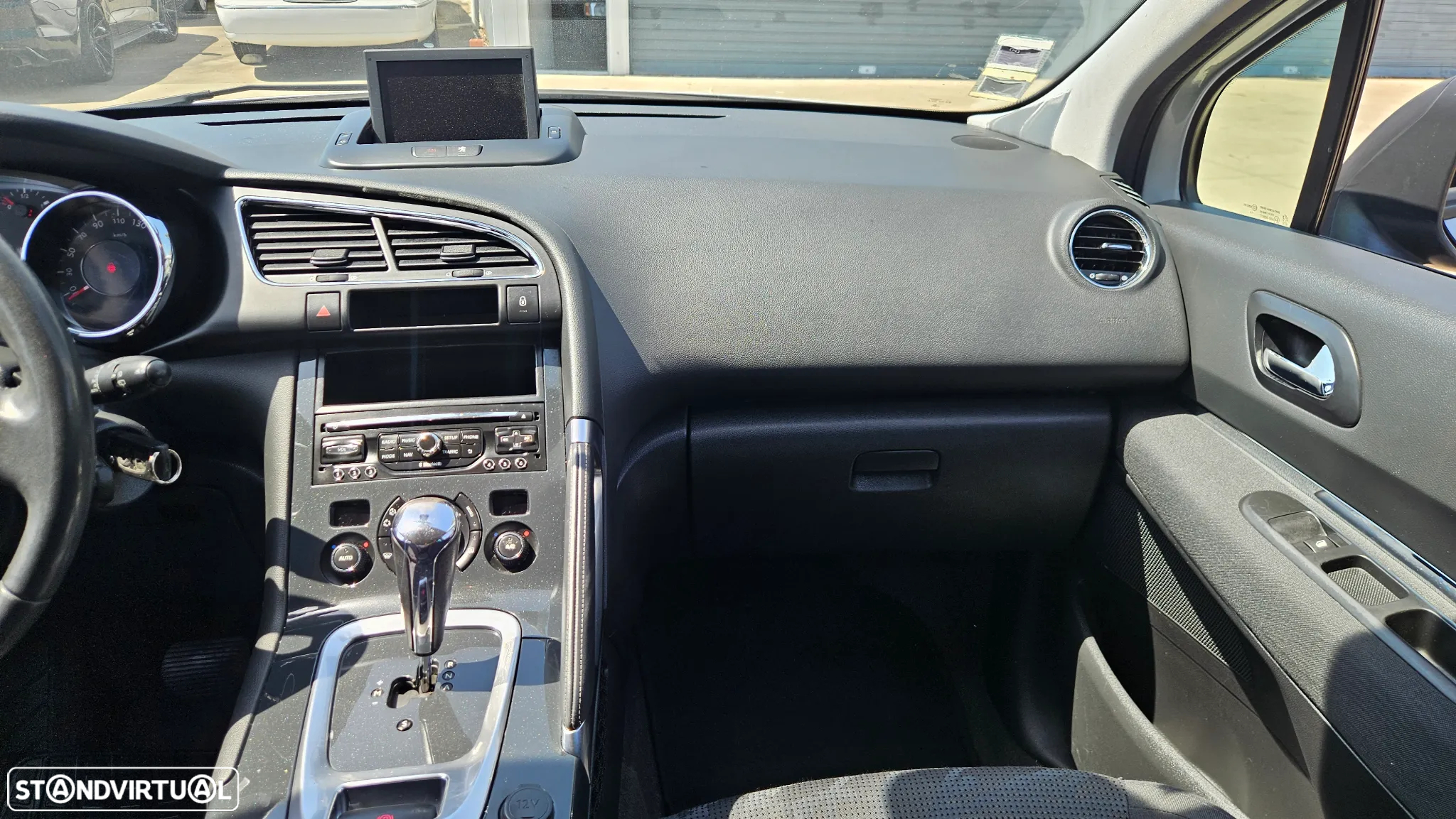 Peugeot 3008 1.6 HDi Executive CMP6 - 16