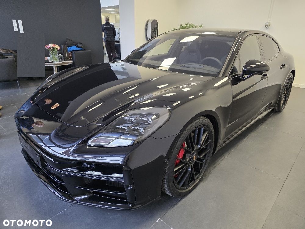 Porsche Panamera - 1