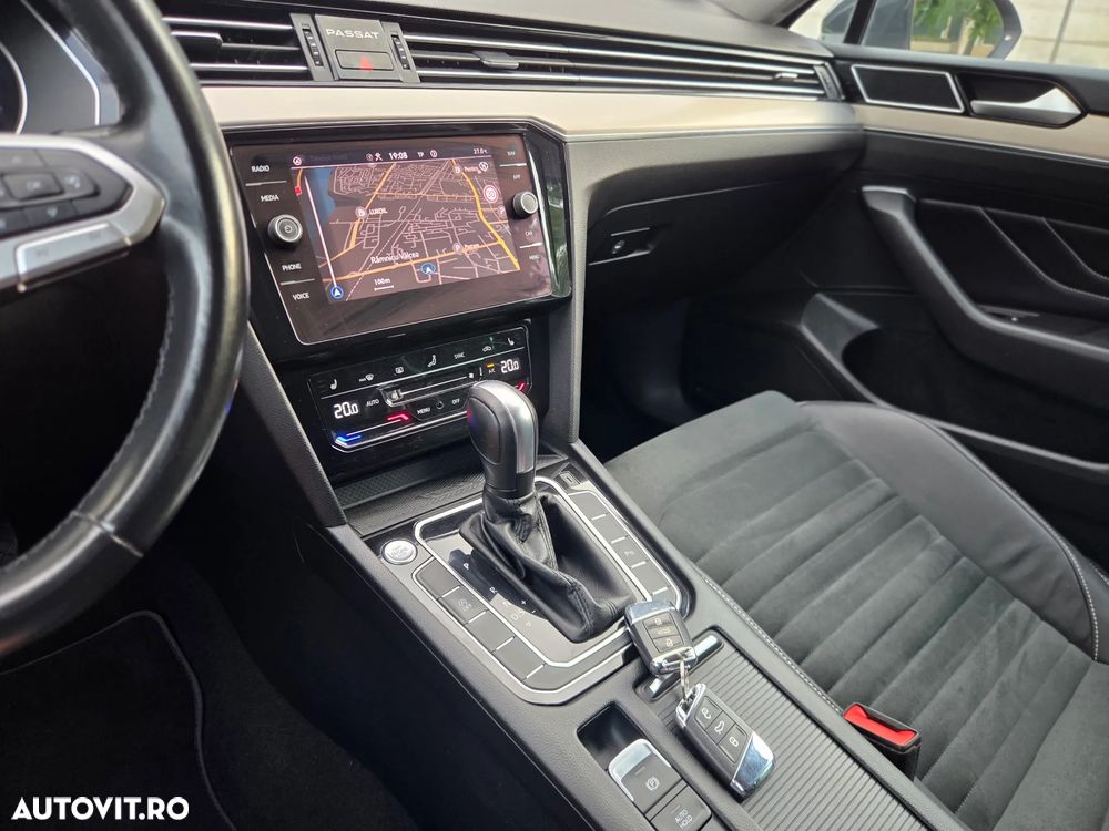 Volkswagen Passat 2.0 TDI SCR DSG Elegance - 17