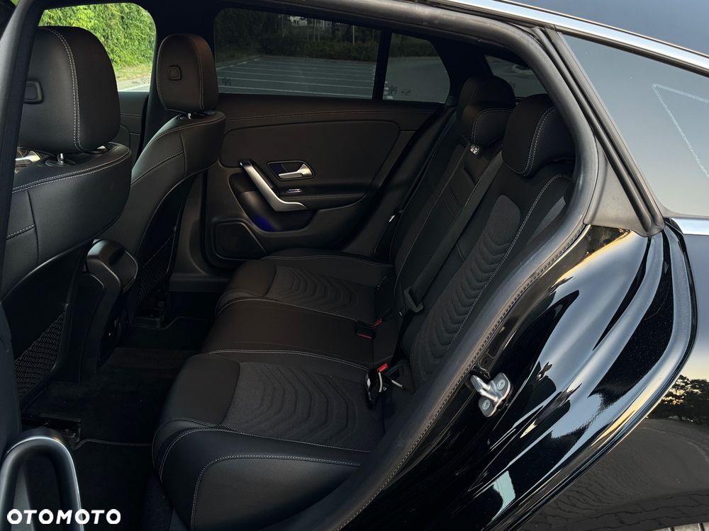 Mercedes-Benz CLA 200 mHEV 7G-DCT - 17