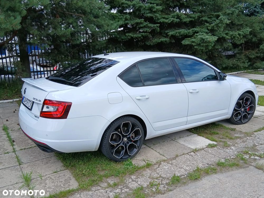 Skoda Octavia 2.0 TSI RS 245 DSG - 2