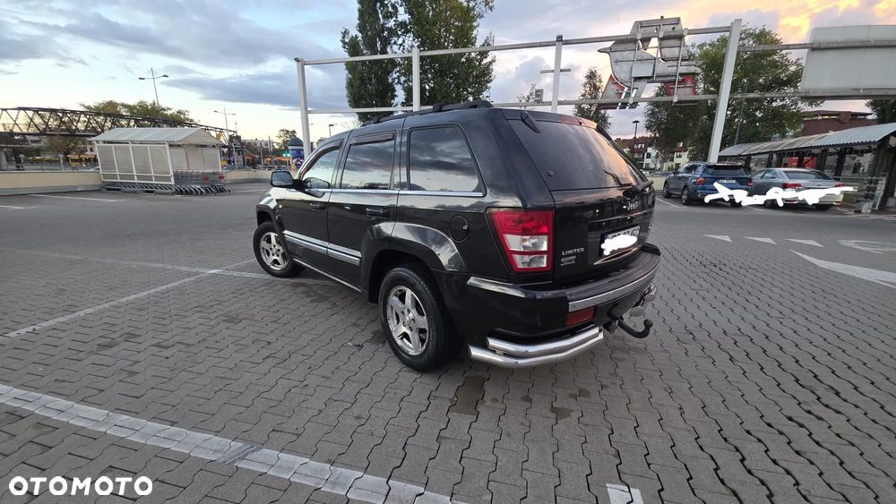Jeep Grand Cherokee - 30