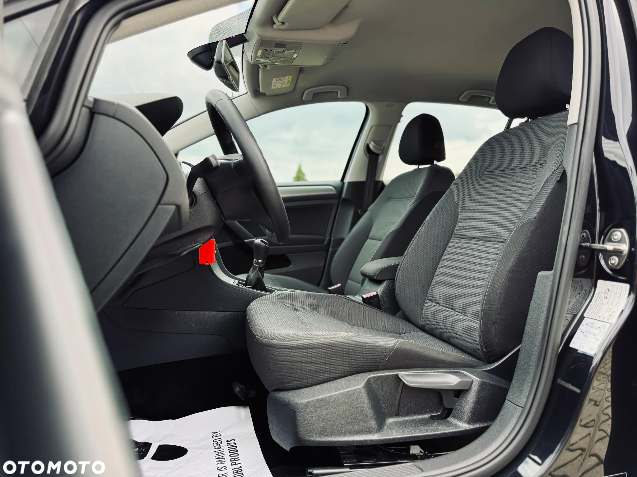 Volkswagen Golf 1.6 TDI BlueMotion Comfortline - 28