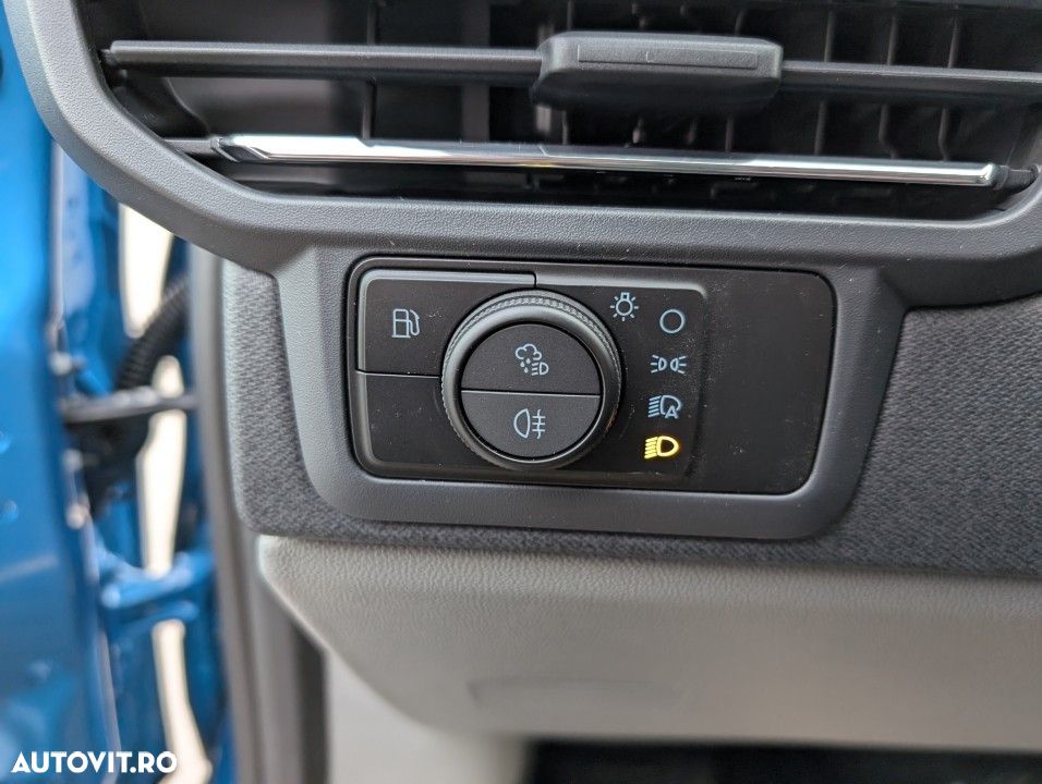 Ford Tourneo Custom - 26