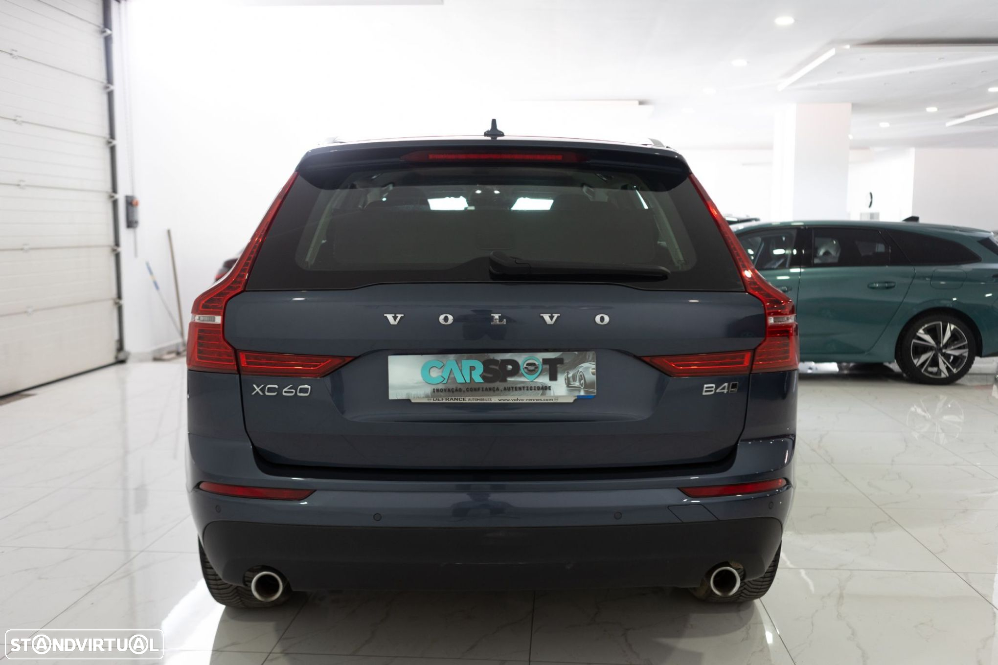 Volvo XC 60 B4 D AWD Geartronic Momentum - 11
