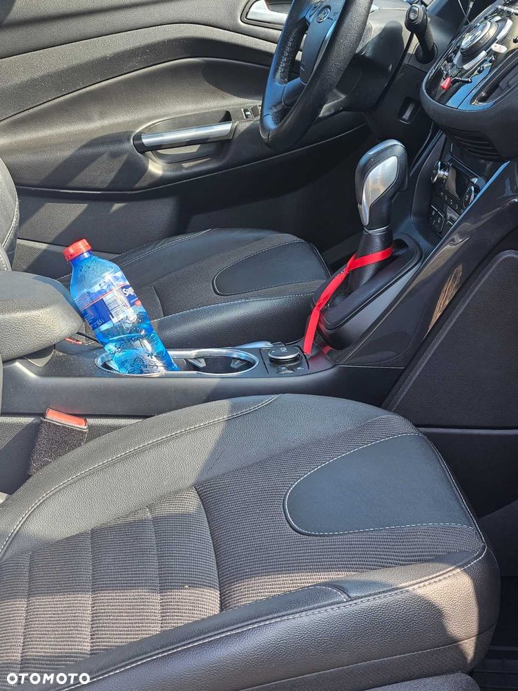 Ford Kuga - 4