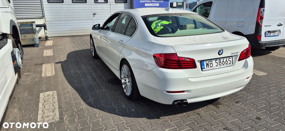 BMW Seria 5 528i xDrive Sport-Aut Modern Line - 3