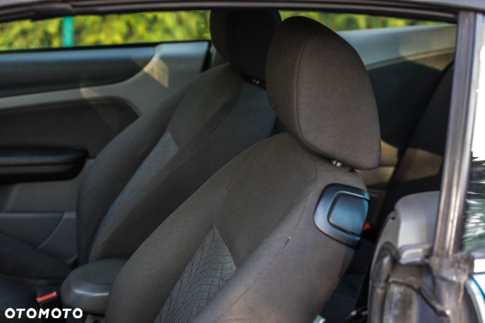 Ford Focus 1.6 16V Trend - 11