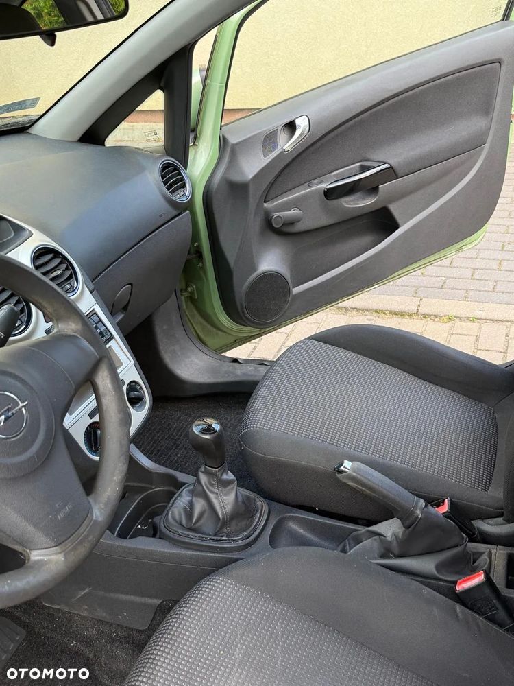 Opel Corsa 1.2 16V Cosmo - 7