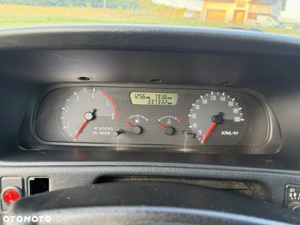 Nissan Terrano - 10