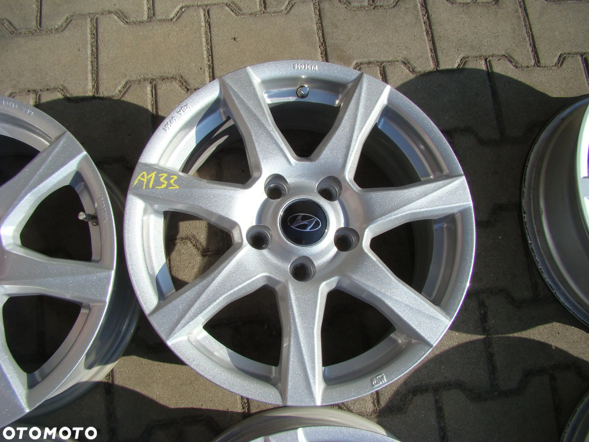 a133 5x114,3 Hyundai i30 i40 ix20 Kona Santa Fe Tuscon 6,5Jx16 niemontowane - 3
