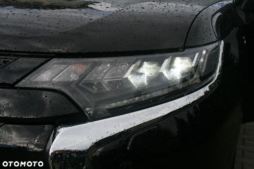 Mitsubishi Outlander - 35