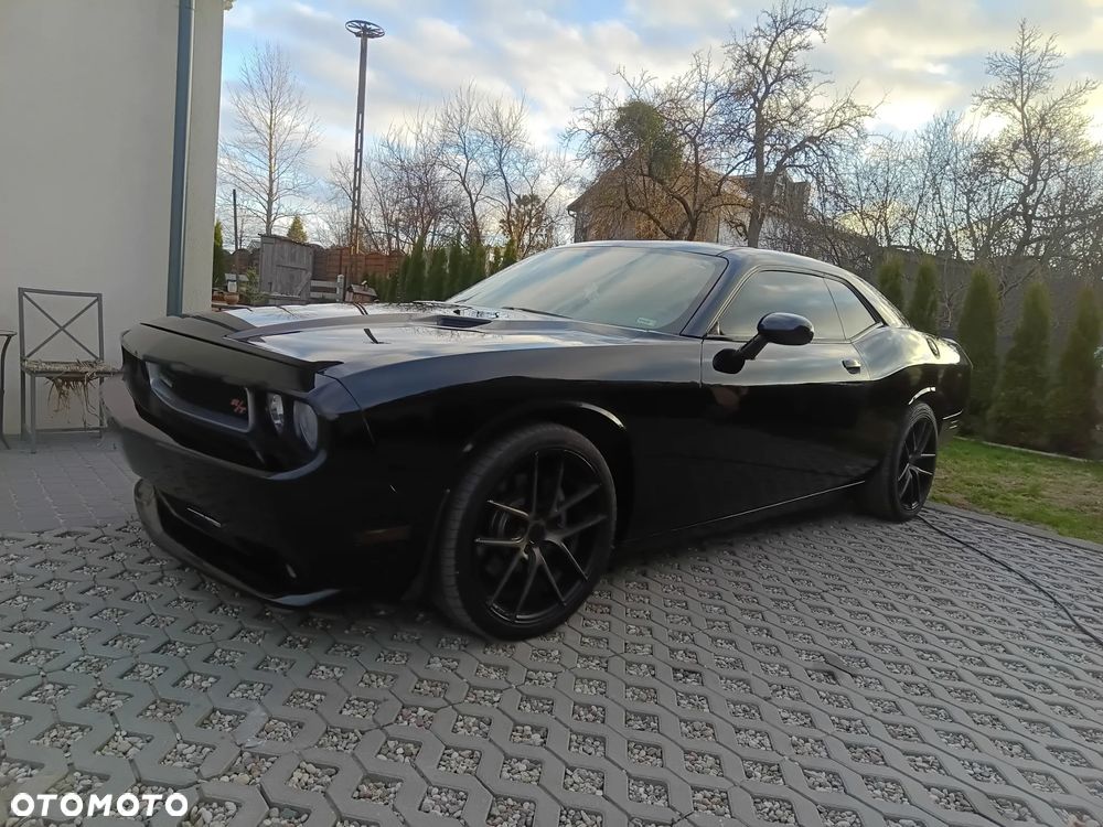 Dodge Challenger - 2